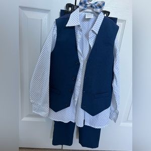 Boys Size 7 Van Heusen 4-piece suit
